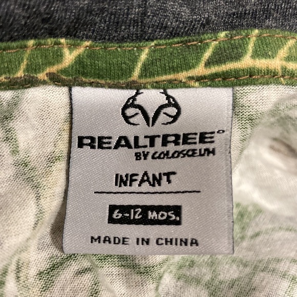 Realtree camouflage long sleeve front pocket romper 6/12m - Picture 7 of 8